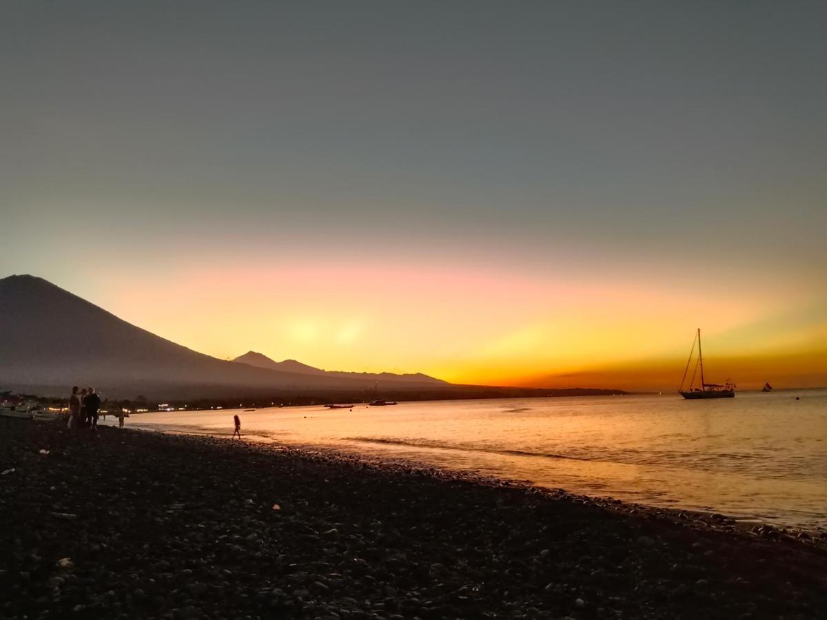 Beach Side Amed Delem Family Ambat Exterior foto